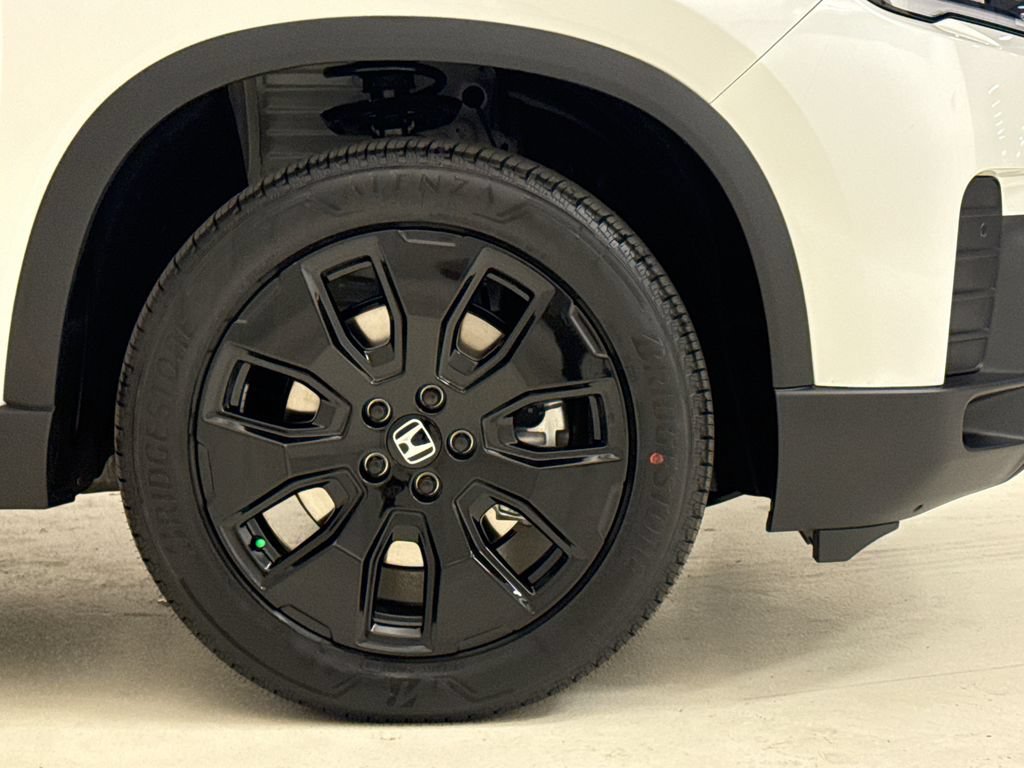 New 2026 Honda Pilot Black Edition image 6