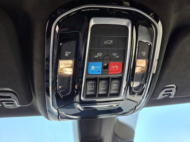 Used 2022 Jeep Grand Wagoneer Series II AWD/4WD image 9