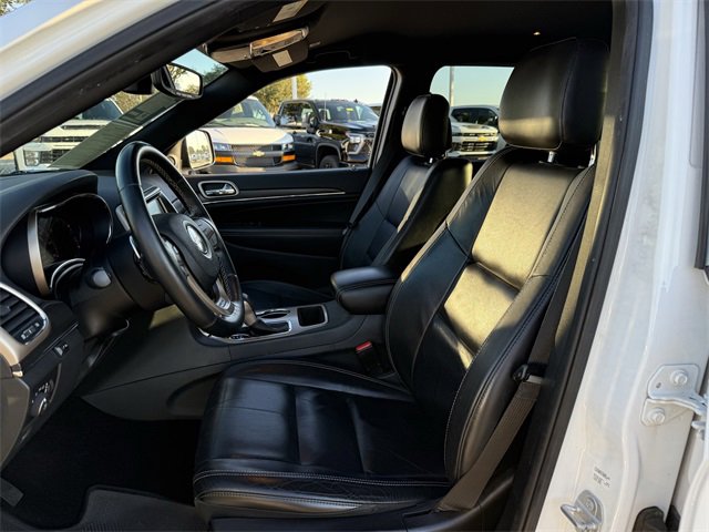 Used 2017 Jeep Grand Cherokee Limited image 23