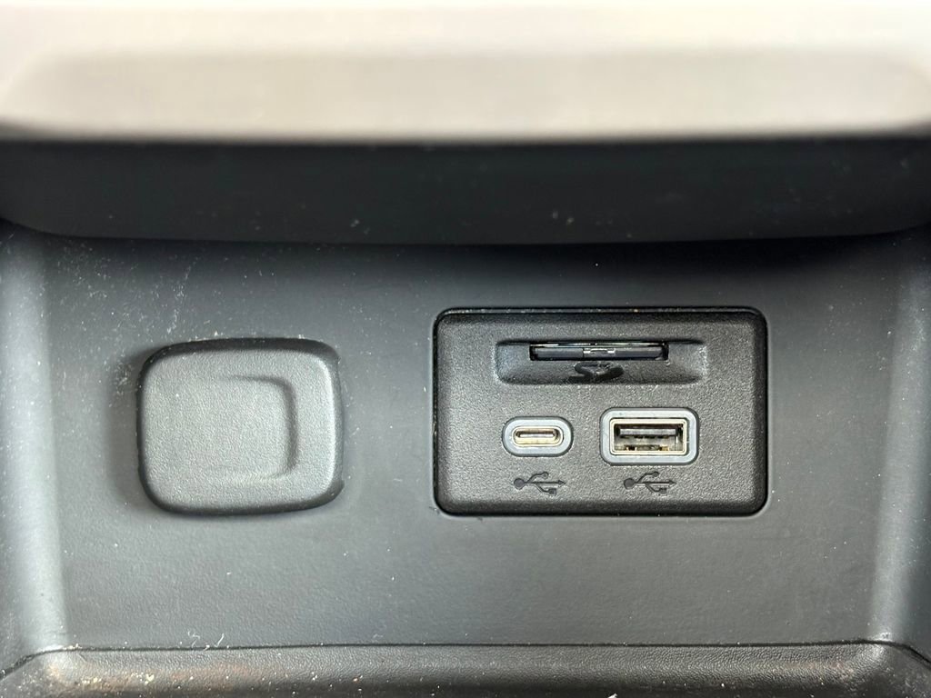 Used 2020 GMC Acadia Denali w/ Technology Package FWD image 31