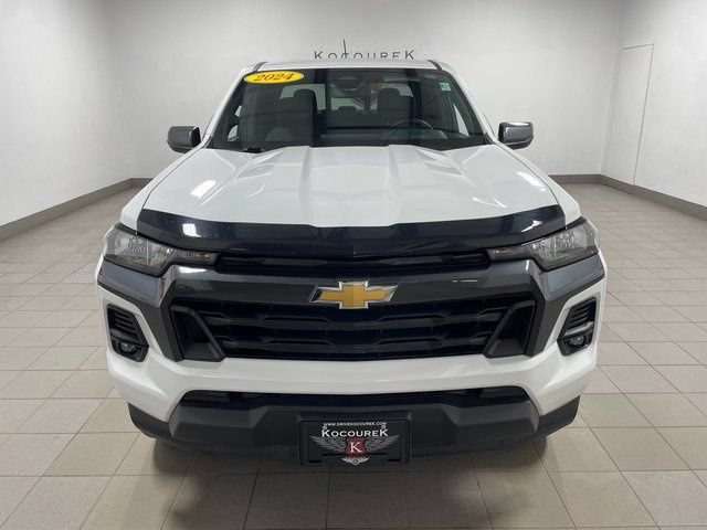 Used 2024 Chevrolet Colorado LT w/ LT Convenience Package II AWD/4WD image 2