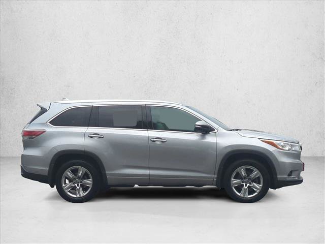 Used 2016 Toyota Highlander Limited AWD/4WD image 4