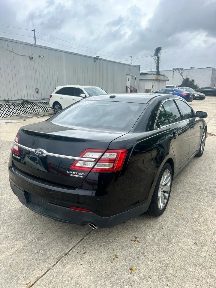 Used 2017 Ford Taurus Limited image 3