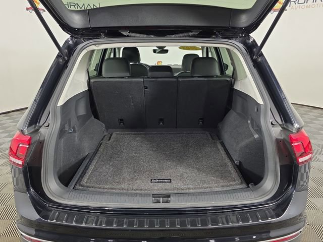 Used 2023 Volkswagen Tiguan SE w/ Panoramic Sunroof Package image 41