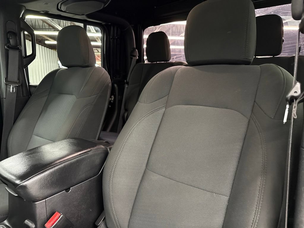 Used 2023 Jeep Gladiator Sport AWD/4WD image 17