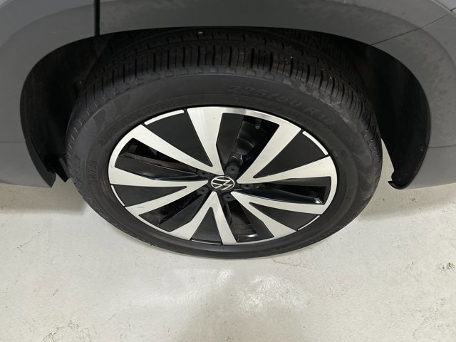 Certified 2022 Volkswagen Taos SE image 11