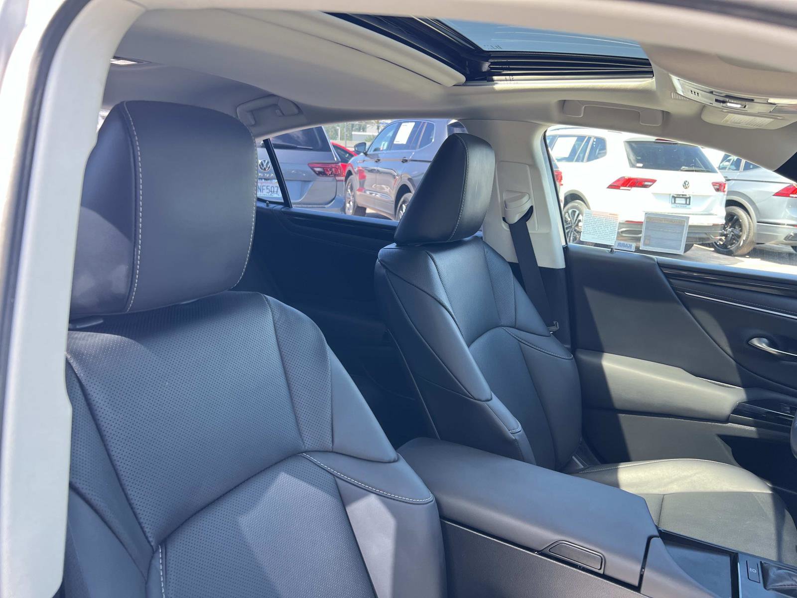 Used 2023 Lexus ES 350 w/ Accessory Package (Z1) image 30