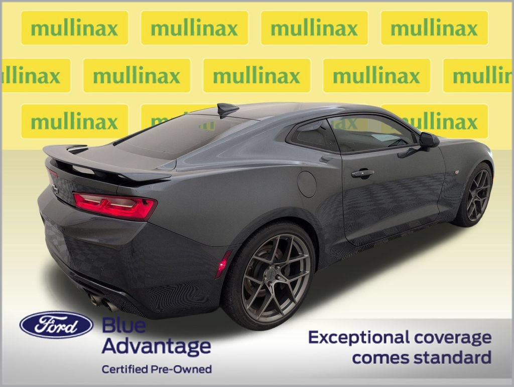 Used 2018 Chevrolet Camaro SS RWD image 3