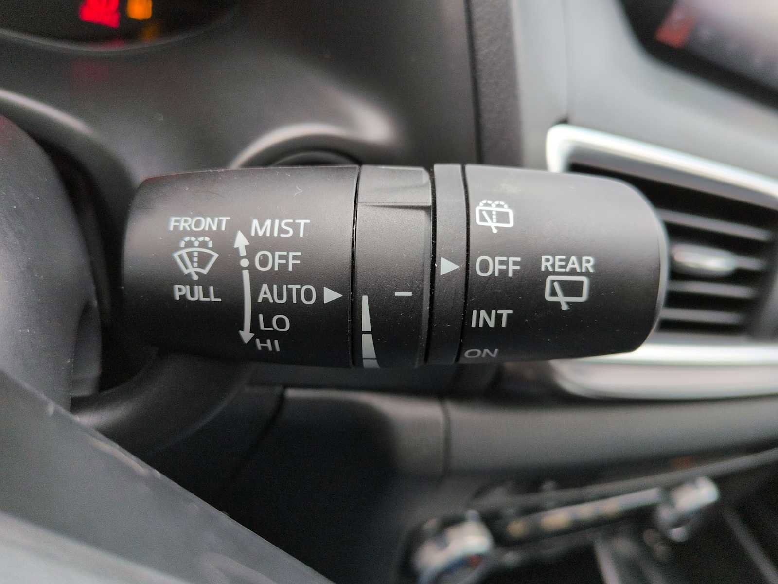 Used 2018 MAZDA MAZDA3 Grand Touring w/ Premium Equipment Package FWD image 28