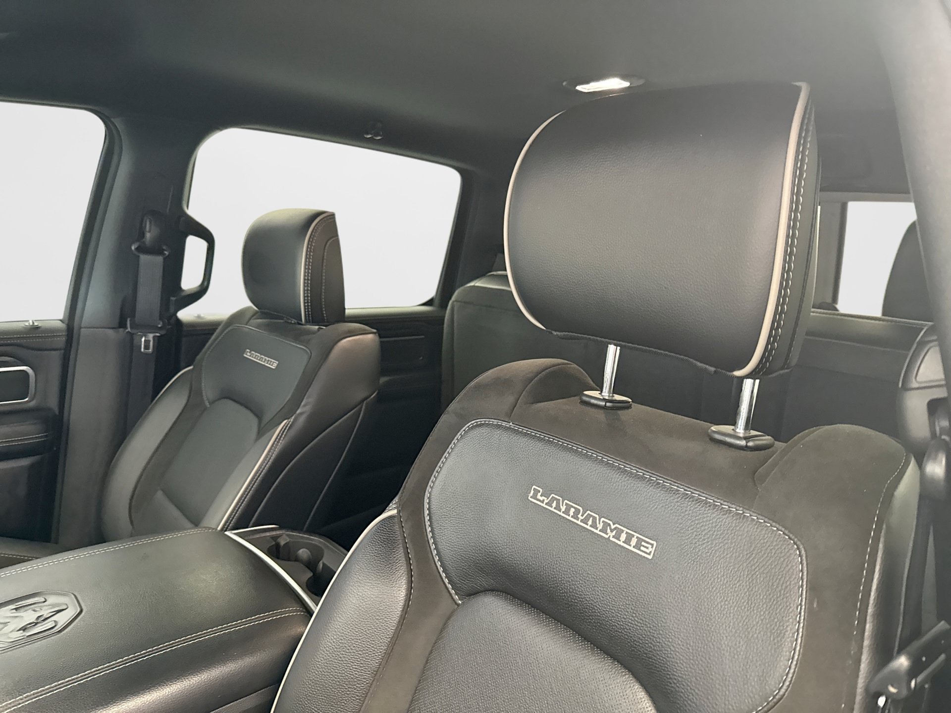 Used 2023 RAM 1500 Laramie AWD/4WD image 9