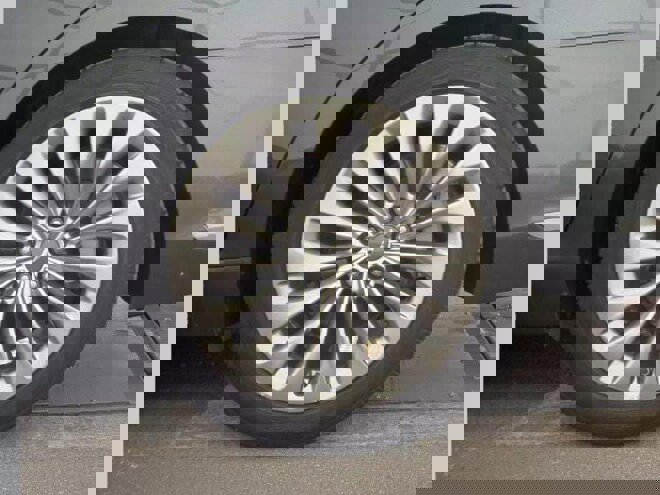 Used 2018 Genesis G90 3.3T Premium image 10