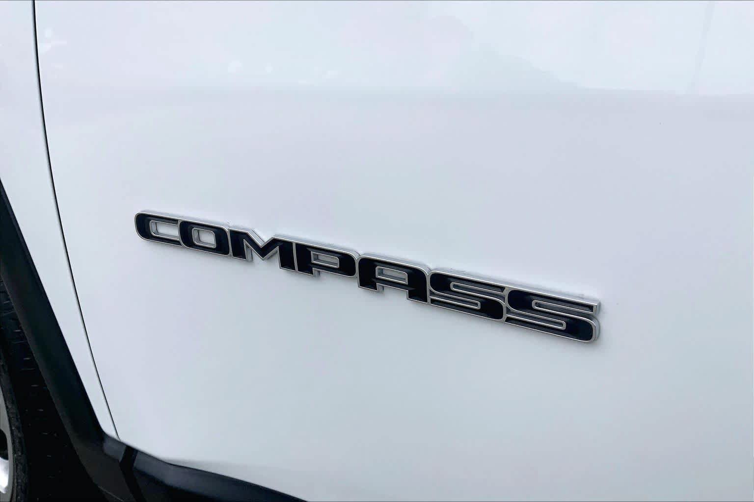 Used 2024 Jeep Compass Latitude AWD/4WD image 31