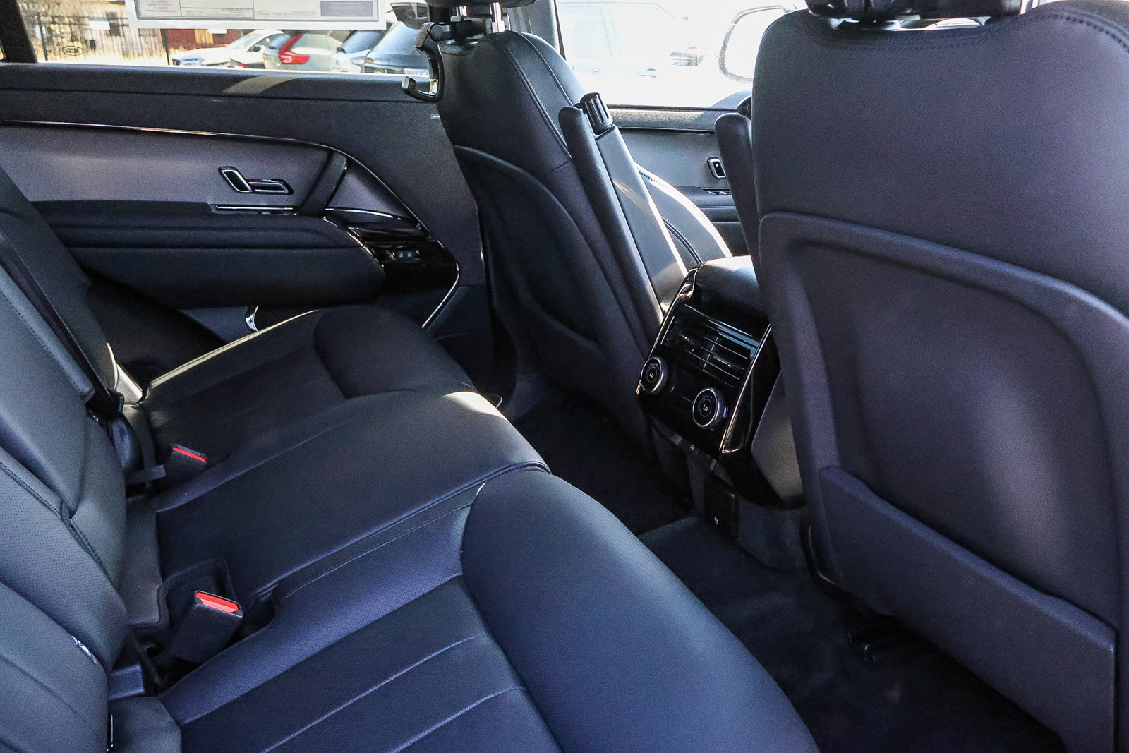New 2027 Land Rover Range Rover Sport SE AWD/4WD image 18