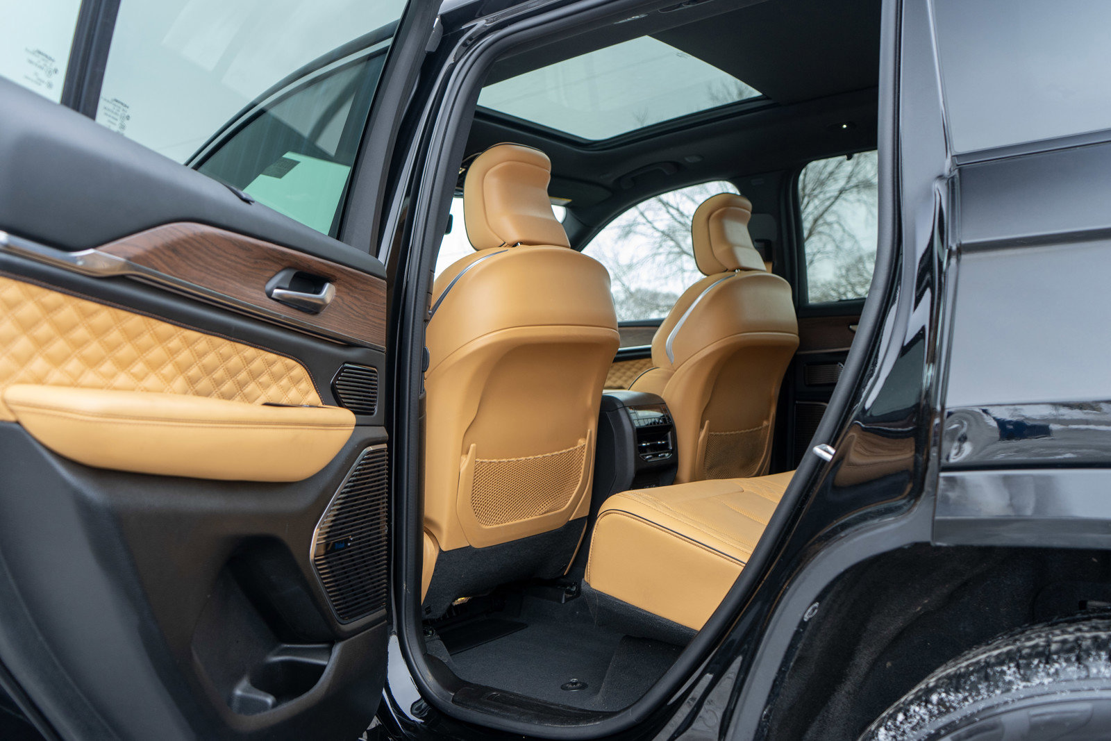 Used 2024 Jeep Grand Cherokee Summit w/ Adv Protech Group IV image 31