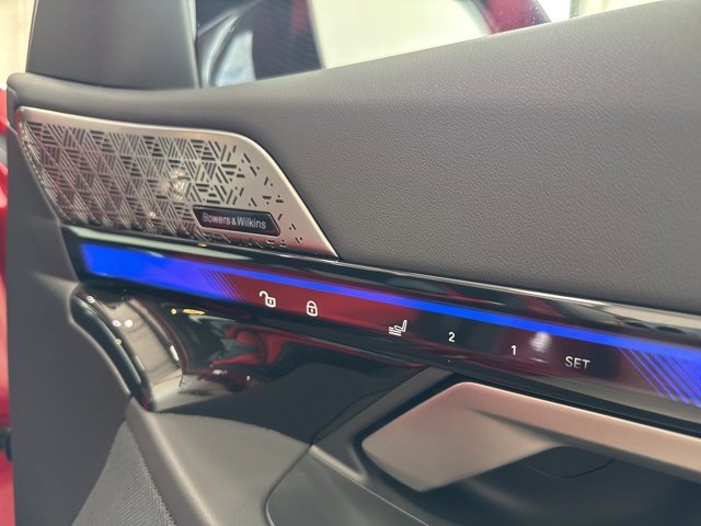 Used 2025 BMW M5 w/ Carbon Package image 57