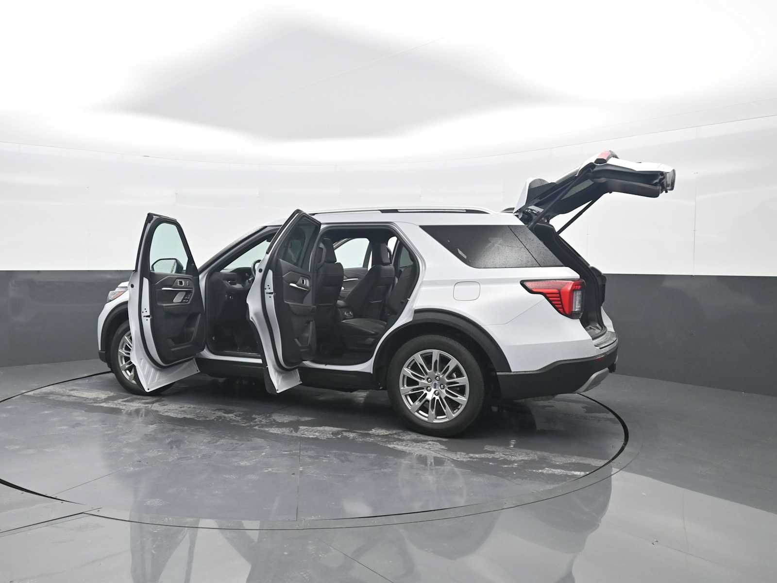 Used 2025 Ford Explorer Platinum RWD image 48