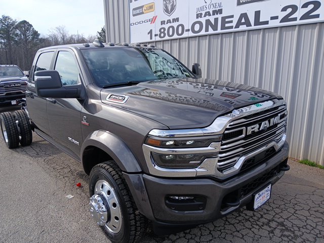 New 2026 RAM 4500 4x4 Crew Cab DRW w/ Laramie Trim Package
