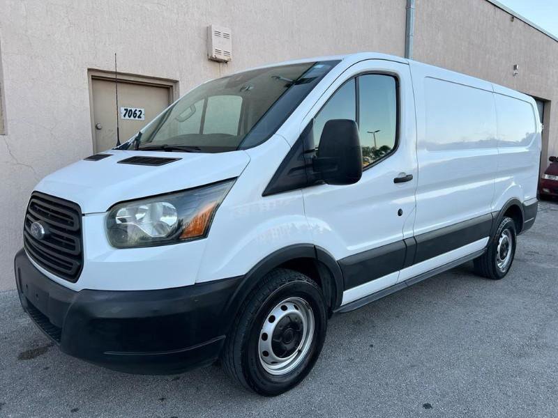 Used 2016 Ford Transit 150 130 Low Roof RWD image 3