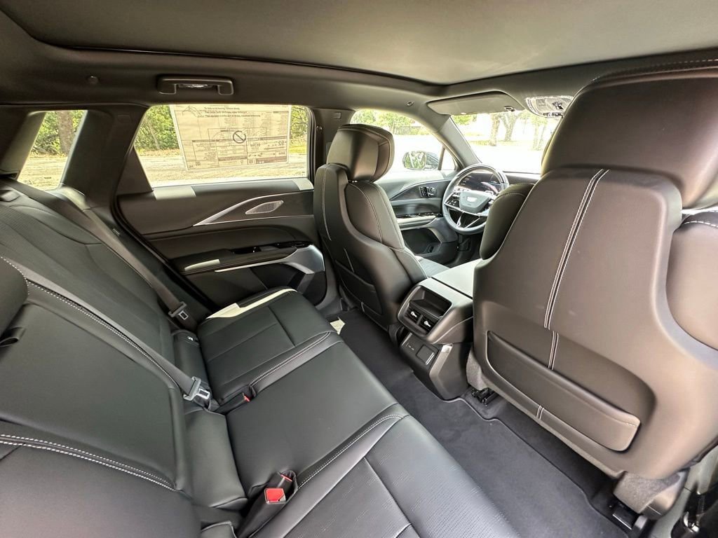 New 2025 Cadillac Lyriq Luxury image 22
