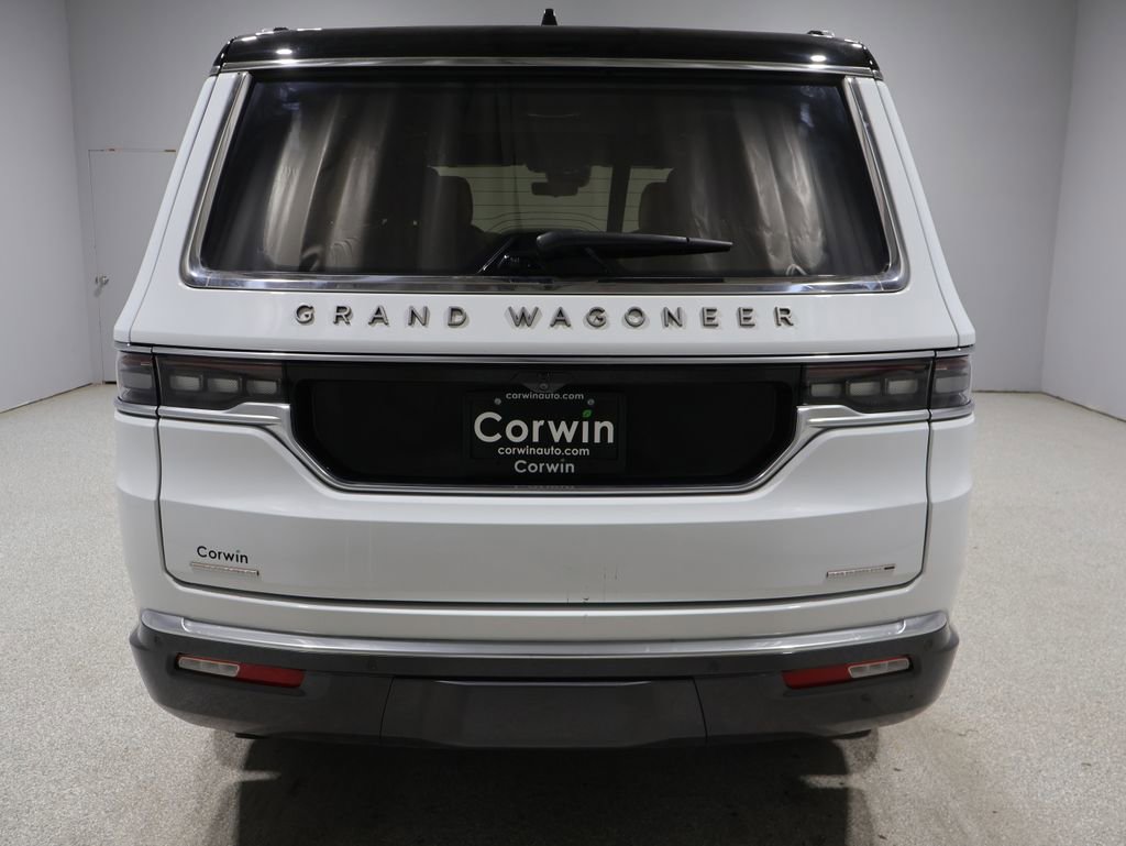 Used 2022 Jeep Grand Wagoneer Series III w/ HD Trailer Tow Package AWD/4WD image 3