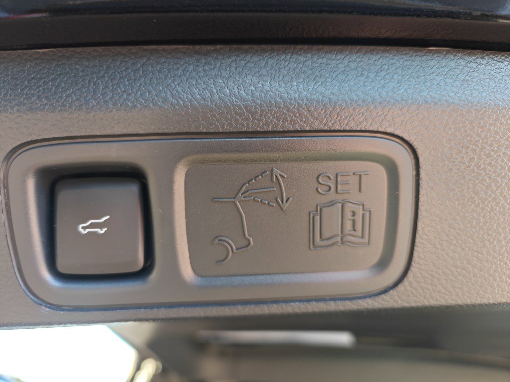 Used 2024 Ford Expedition Limited w/ Excursion Package image 28