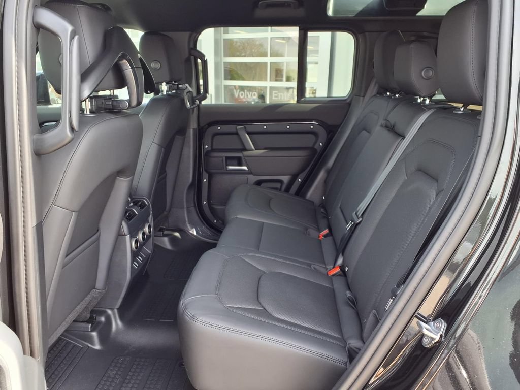 New 2026 Land Rover Defender 110 S AWD/4WD image 8