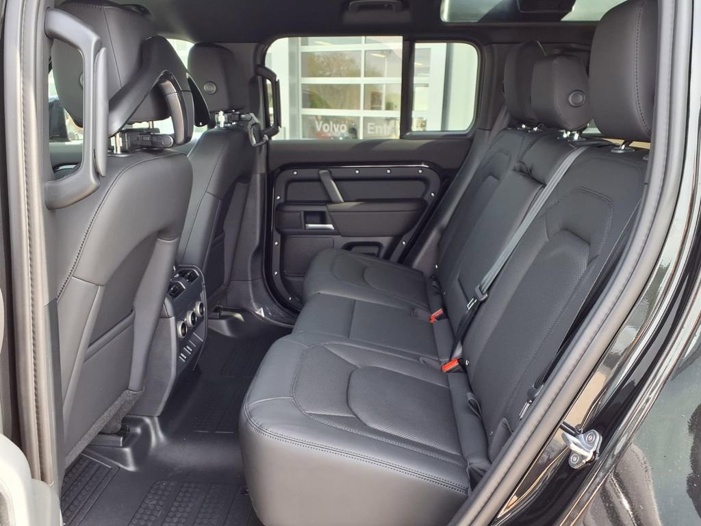 New 2026 Land Rover Defender 110 S AWD/4WD image 8