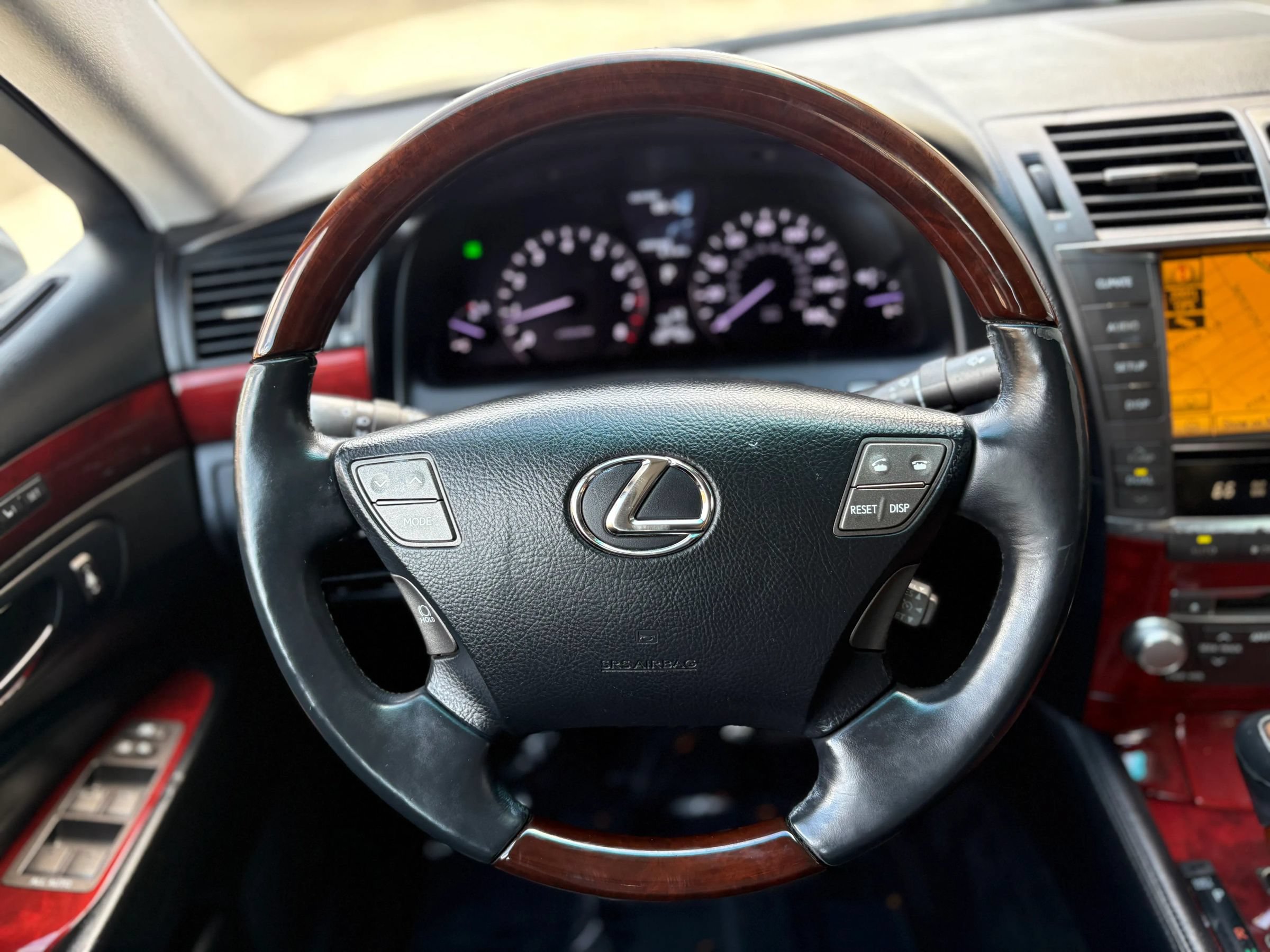 Used 2010 Lexus LS 460 w/ Comfort Pkg RWD image 18