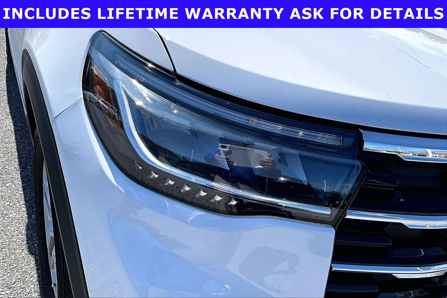 Used 2025 Ford Explorer Active RWD image 24