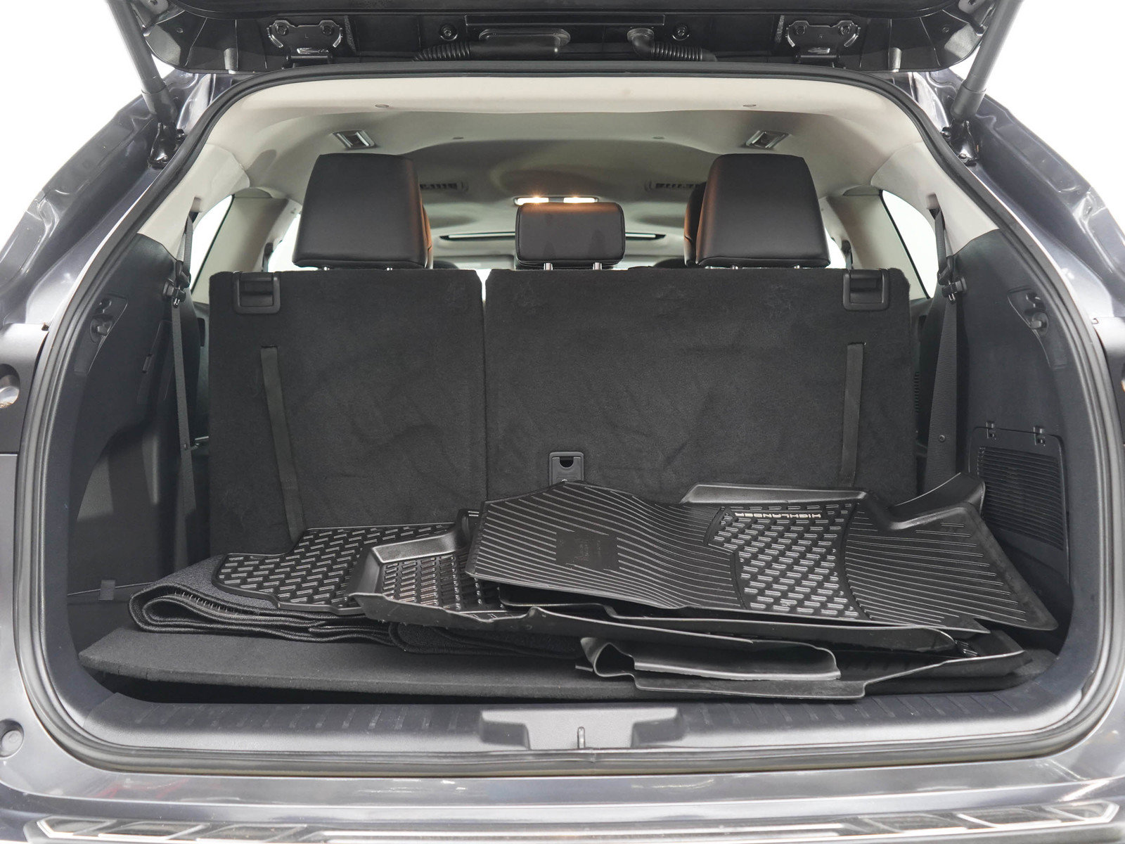 Used 2025 Toyota Highlander XLE AWD/4WD image 17