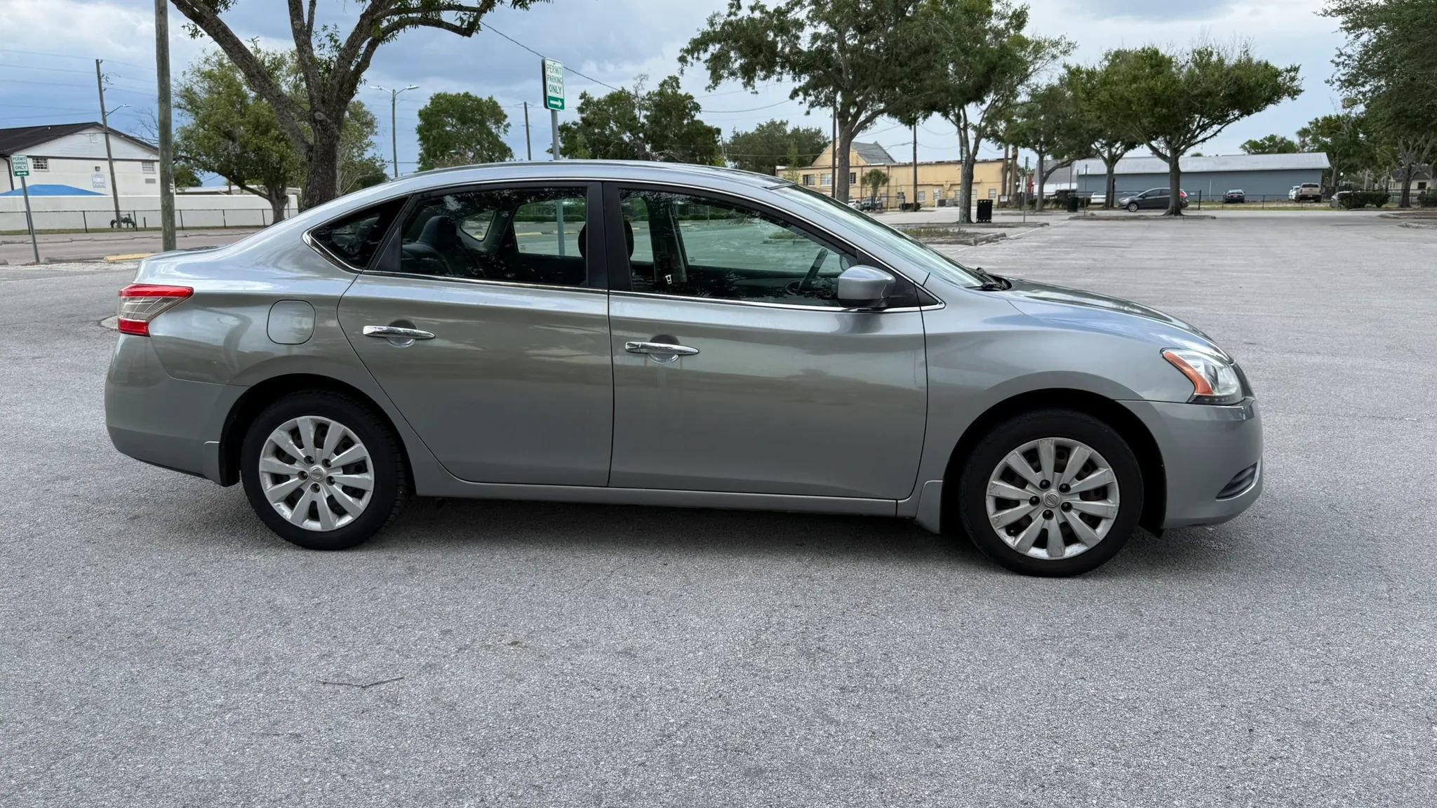 Used 2013 Nissan Sentra SV FWD image 5