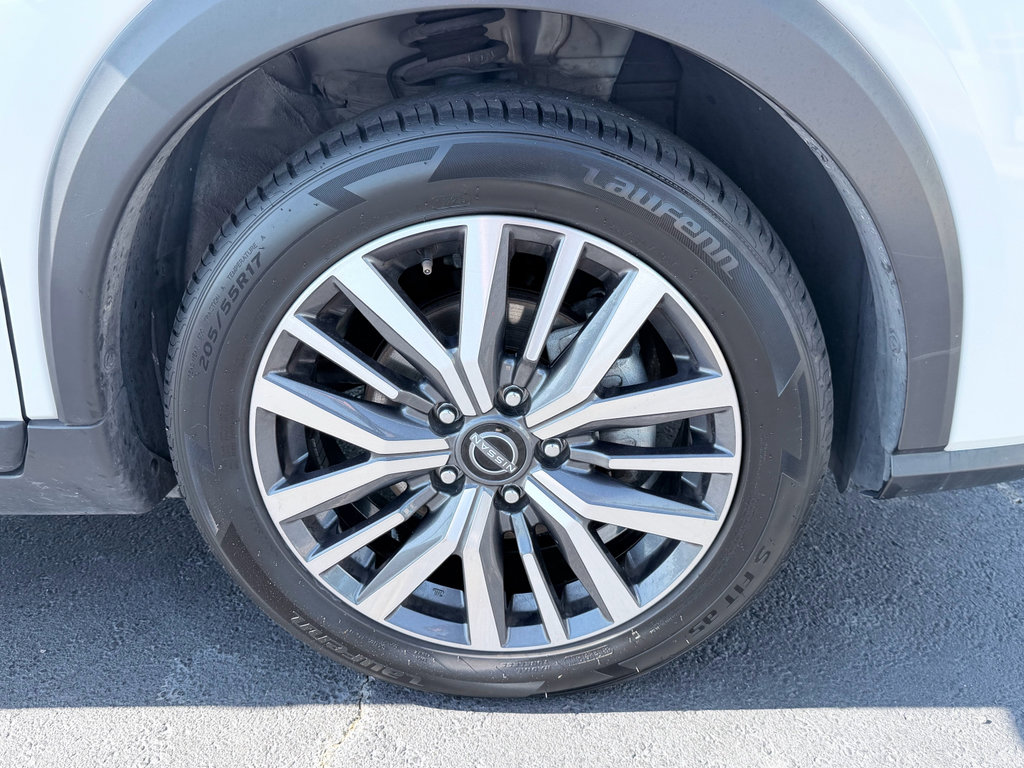 Used 2024 Nissan Kicks SV FWD image 30