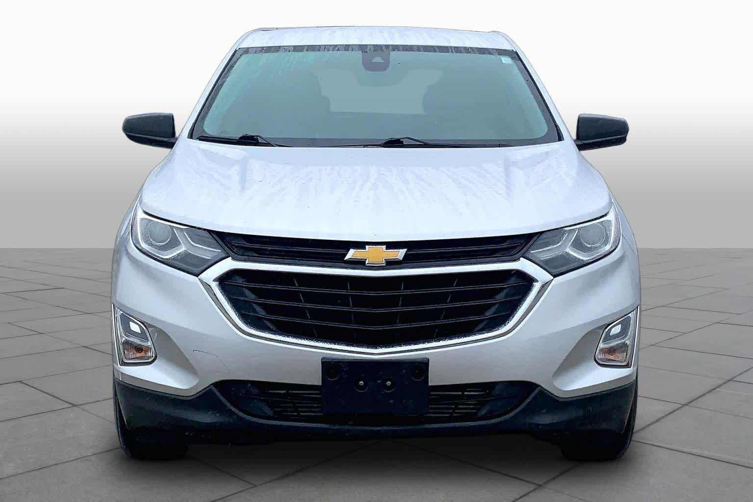 Used 2020 Chevrolet Equinox LS w/ LS Convenience Package FWD image 3