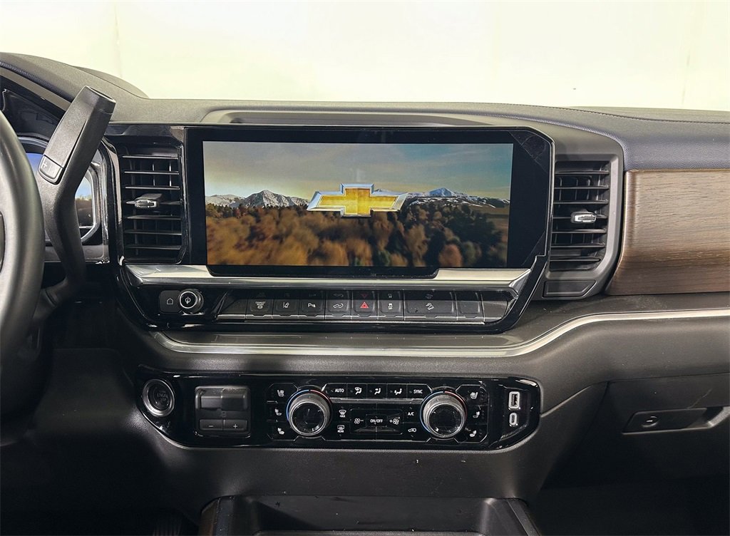 Used 2024 Chevrolet Silverado 3500 High Country w/ High Country Premium Package image 11