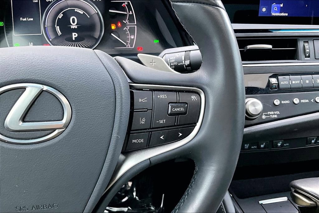 Used 2025 Lexus ES 300h w/ Premium Package FWD image 12
