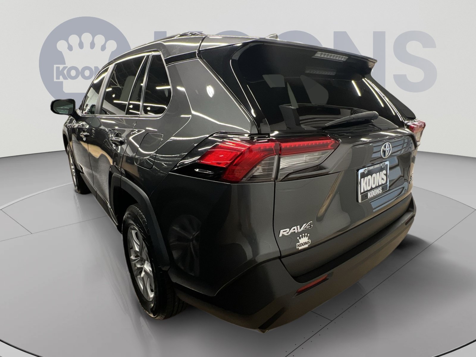 Used 2019 Toyota RAV4 XLE w/ Carpet Mat Package AWD/4WD image 2