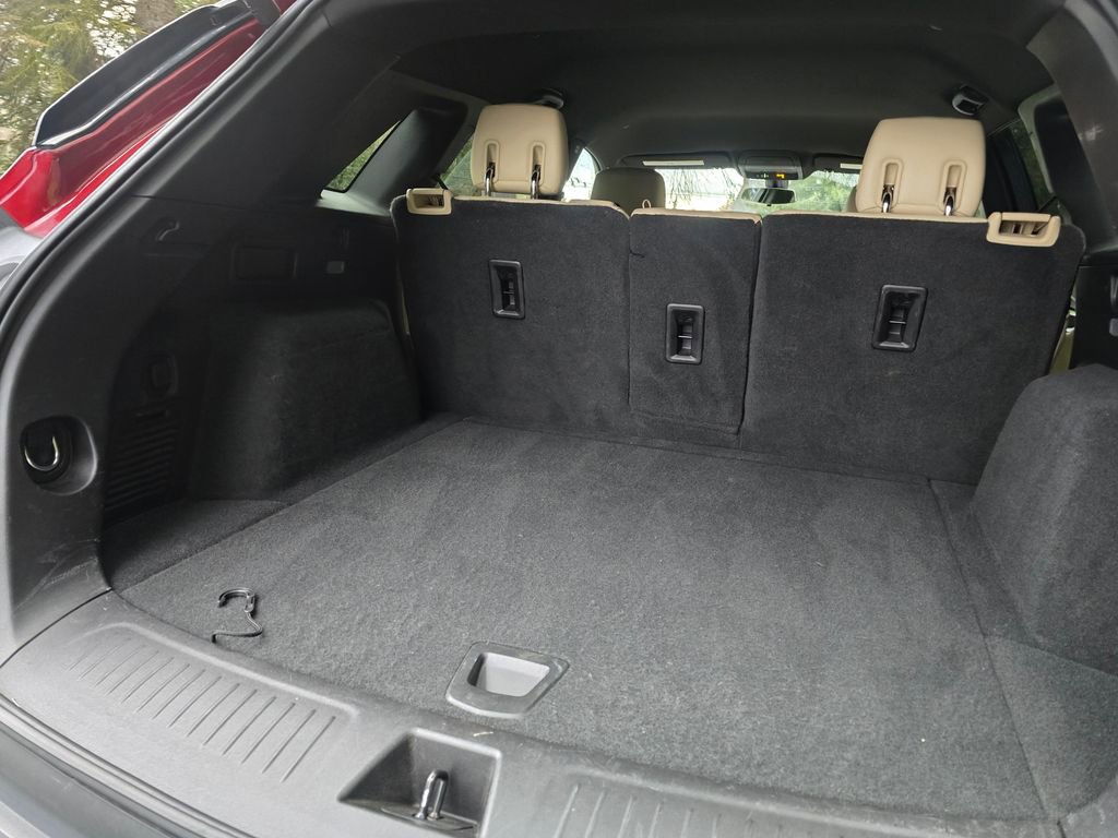 Used 2018 Cadillac XT5 FWD image 19