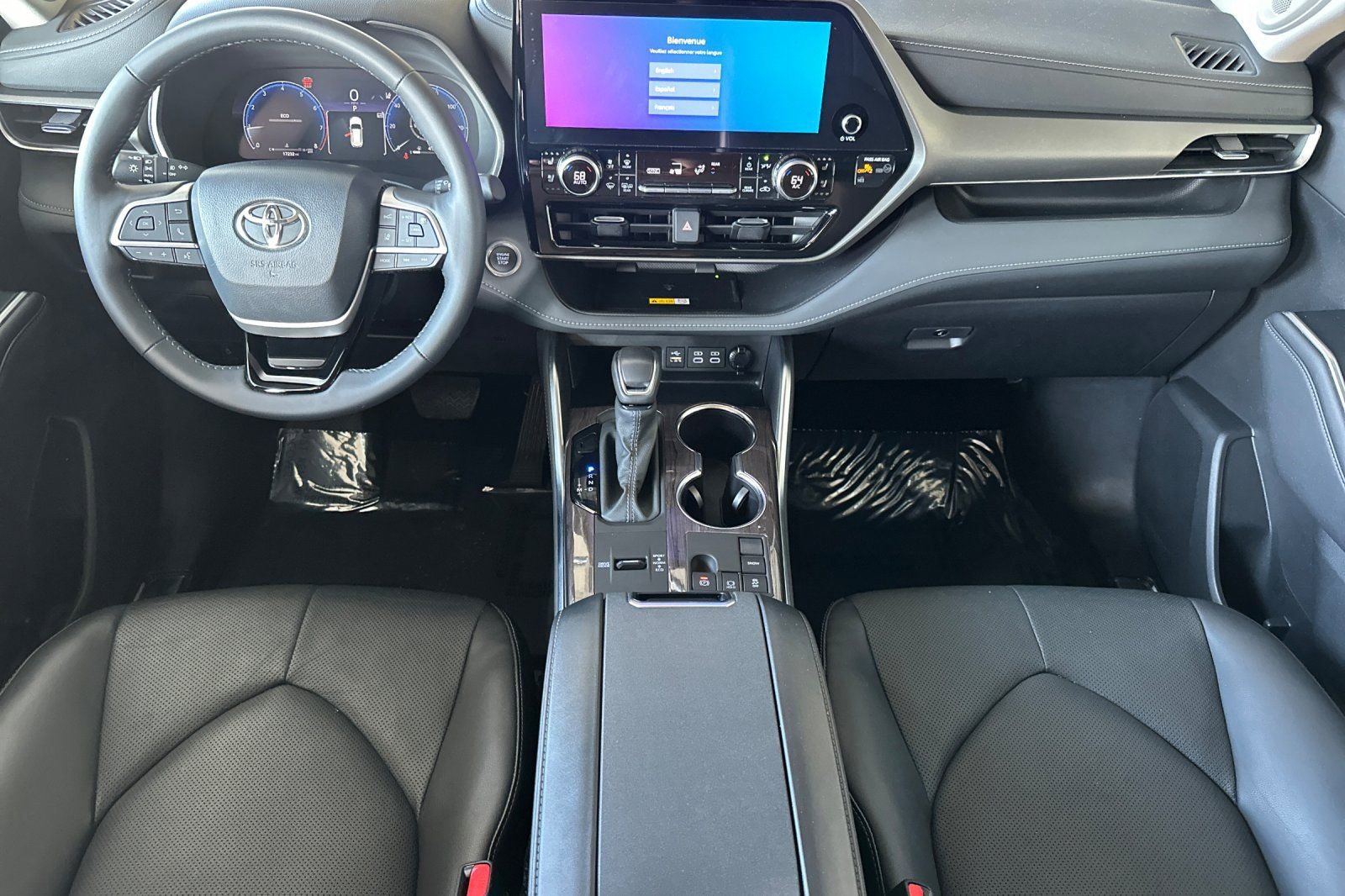 Used 2024 Toyota Highlander Limited image 16