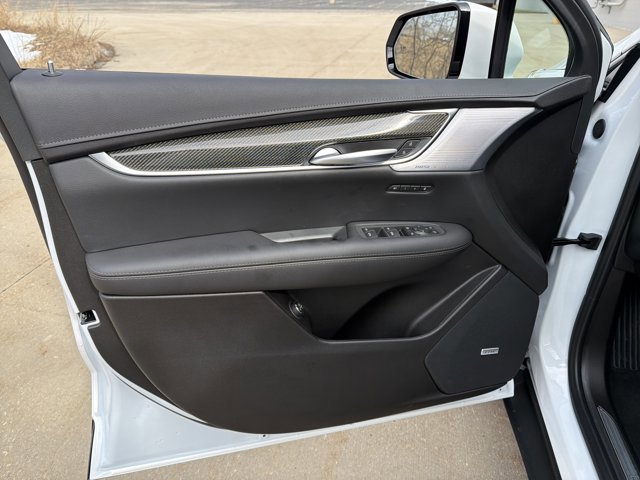 New 2026 Cadillac XT5 Sportv w/ LPO, Floor Liner Package image 10