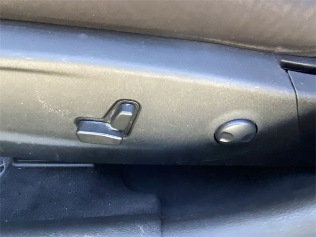 Used 2022 Chrysler 300 Touring w/ Sport Appearance Package image 7