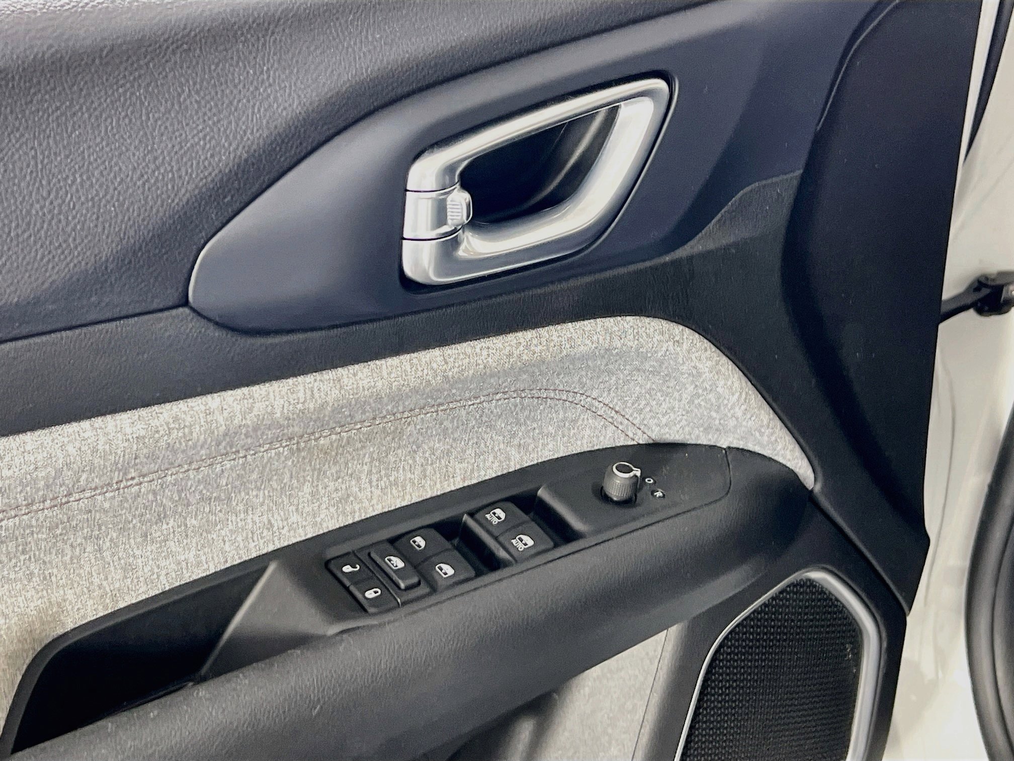 Used 2022 Jeep Compass Latitude AWD/4WD image 17