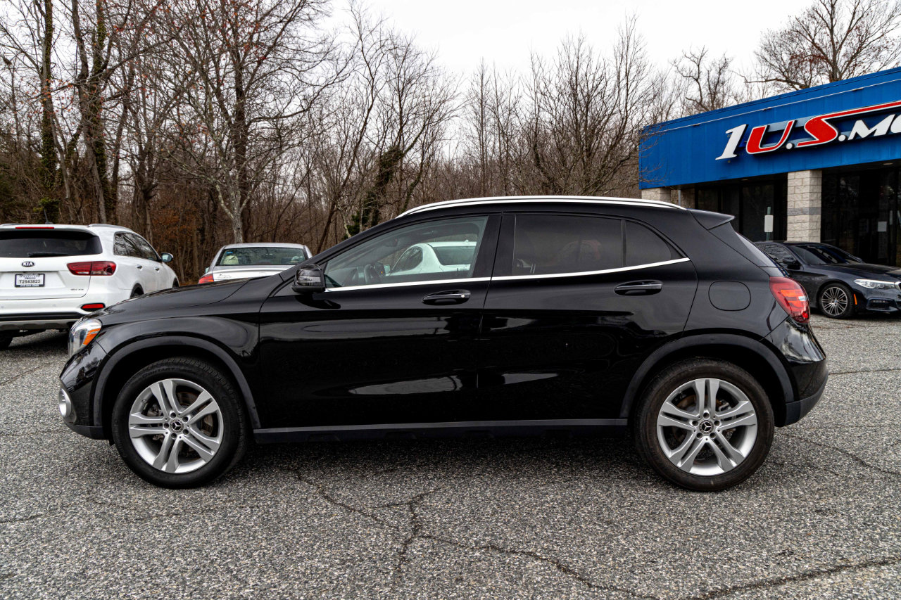 Used 2020 Mercedes-Benz GLA 250 4MATIC w/ Premium Package image 3