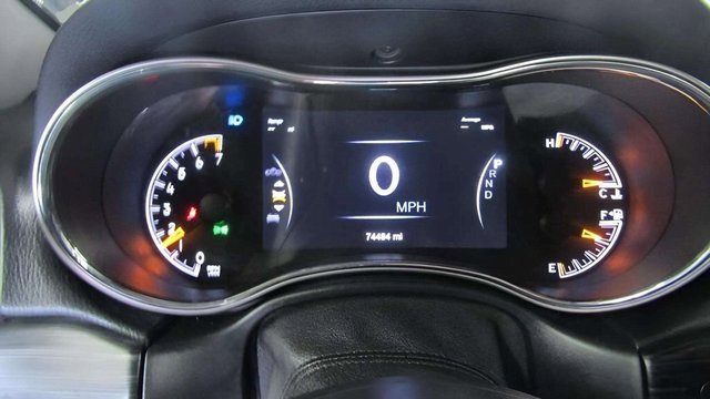 Used 2020 Jeep Grand Cherokee Altitude image 21