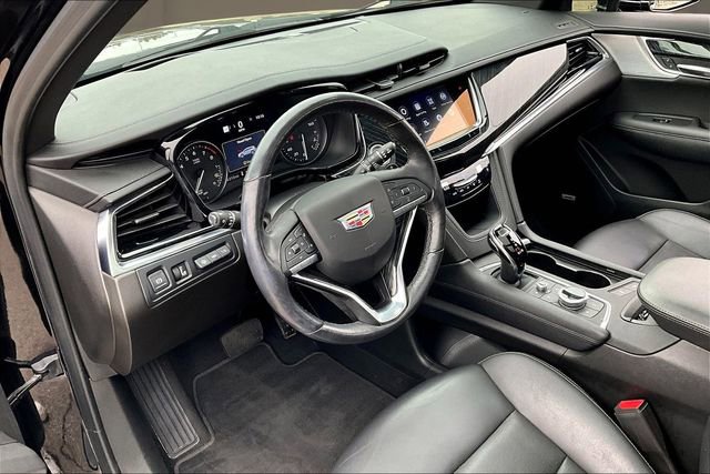 Used 2022 Cadillac XT6 Premium Luxury w/ Technology Package FWD image 14