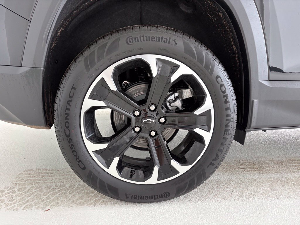 New 2027 Chevrolet Equinox LT w/ LPO, Floor Liner Package FWD image 22