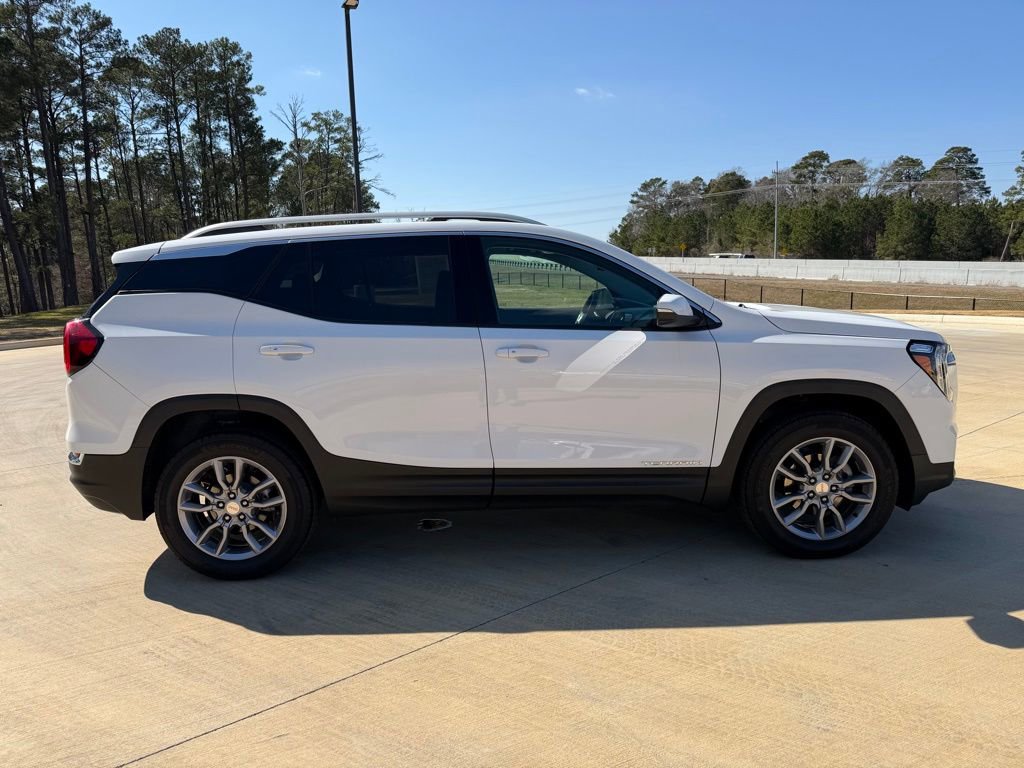 Used 2024 GMC Terrain SLT image 6