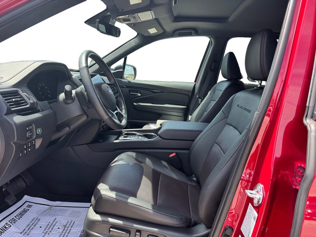 Used 2025 Honda Ridgeline Black Edition image 9
