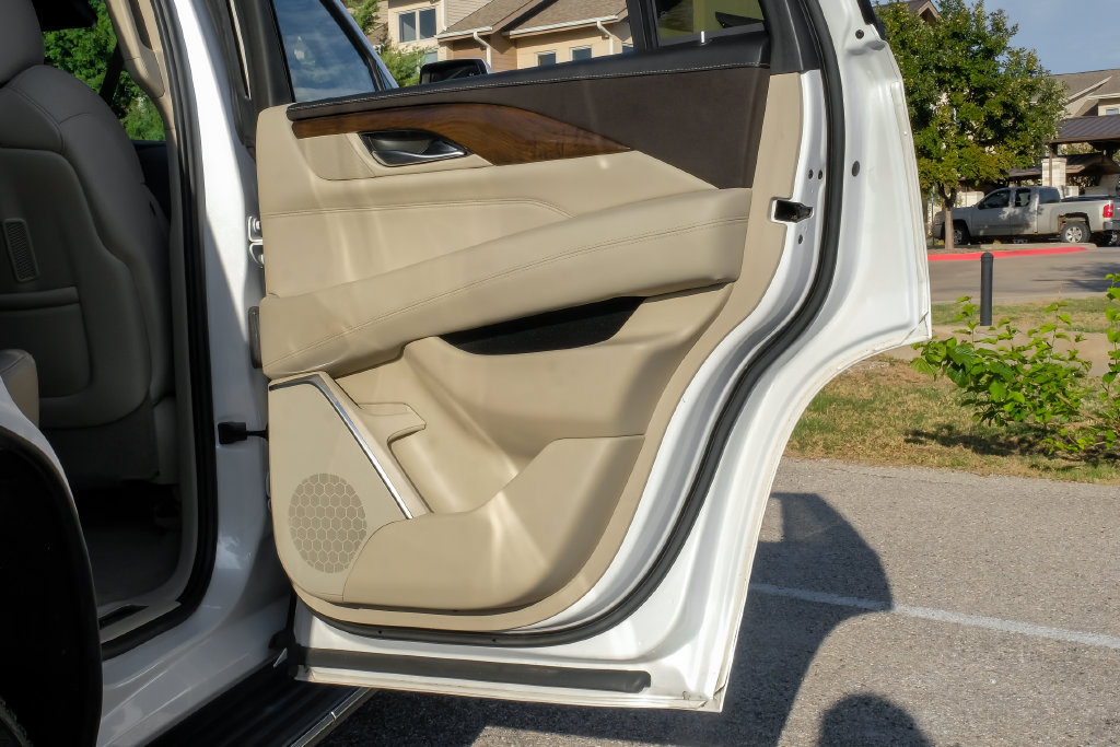 Used 2018 Cadillac Escalade Luxury AWD/4WD image 48