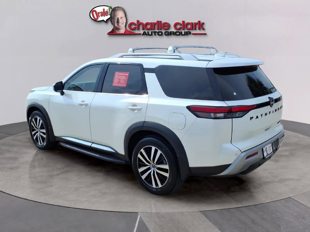 Used 2024 Nissan Pathfinder Platinum w/ Black Appearance Package FWD image 3