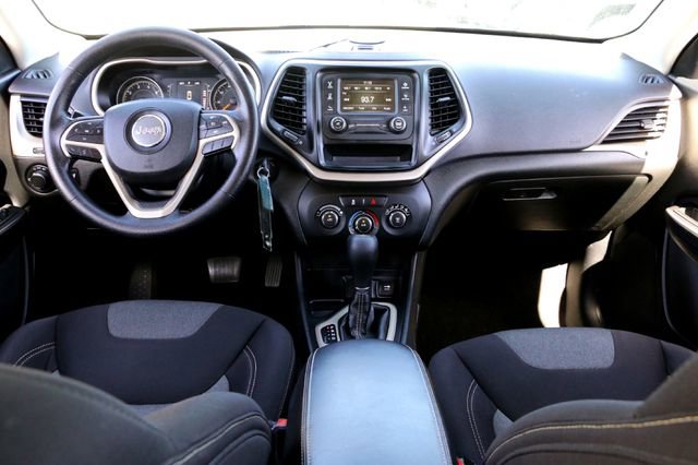 Used 2015 Jeep Cherokee Sport image 26